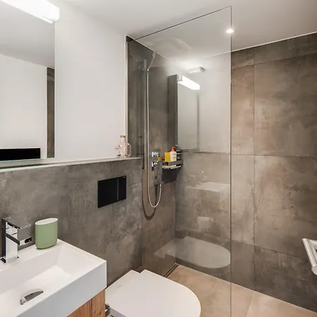 Bijou Side Terrace - Panorama-terrasse Mit Seeblick Apartmán