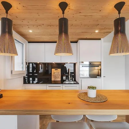 Bijou Side Terrace - Panorama-terrasse Mit Seeblick Apartmán Leissigen